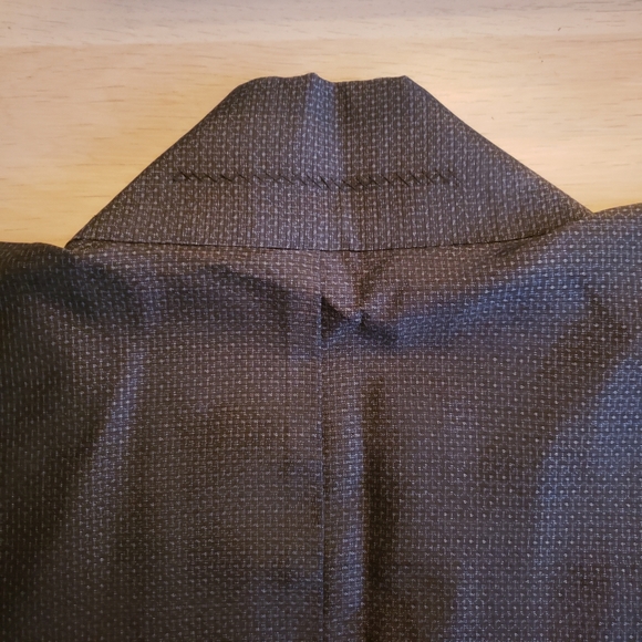 Silk Kimono with Fuji Mountain Details - Picture 3 of 7